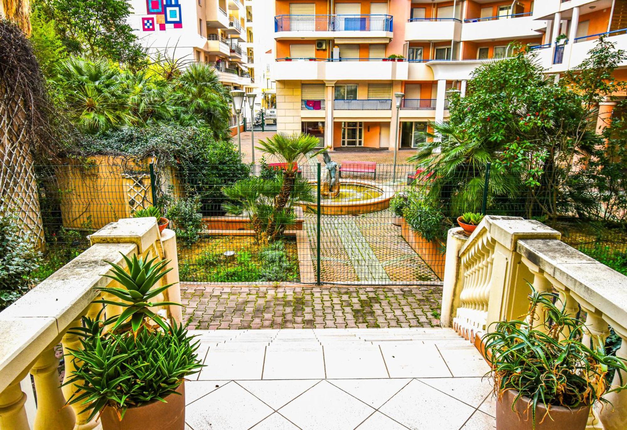 Le Jardin Des Muses -Parking Prive - Centre-Ville - Bord De Mer ม็องตง ภายนอก รูปภาพ